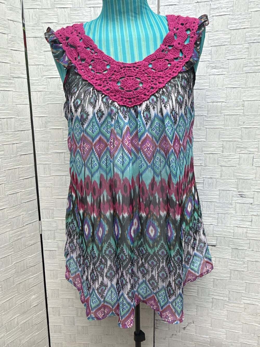 Cristina Top Size S Multicolor Boho Print Crochet Neck